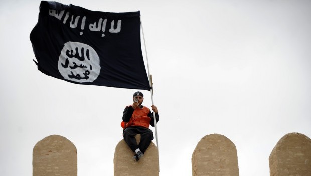 علم جبهة القاعدة يرفرف فوق مدينة أربد الأردنية - وكالة بلاد الشام الاخبارية : رئيس التحرير