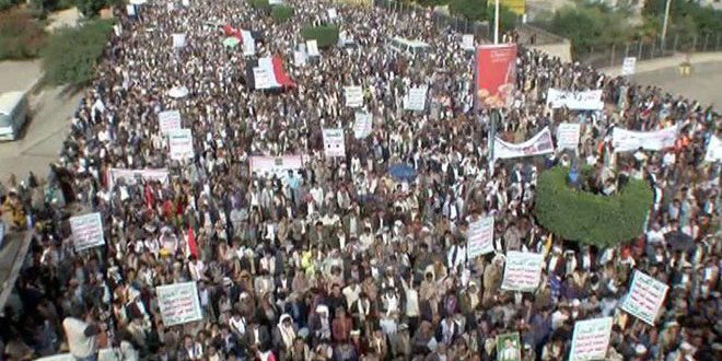 مسيرة حاشدة في صنعاء تنديداً بجرائم العدوان السعودي بحق اليمنيين