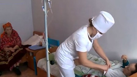 مرض النوم يصيب العشرات في كازاخستان ومريض يغادر المستشفى في عيد الميلاد وقلب اصطناعي في صدره  
