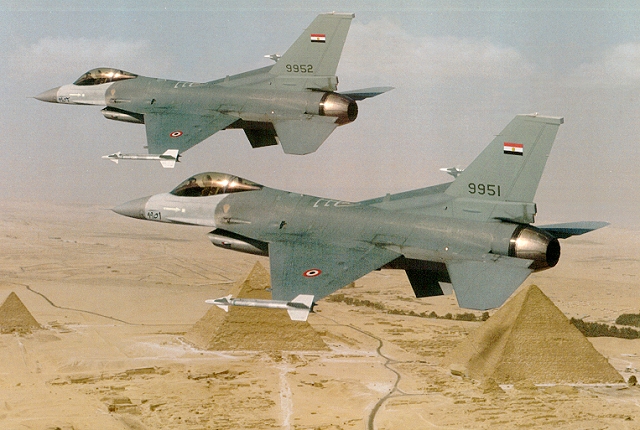 سلاح الجو المصري يقضي على 70 إرهابيا في الشيخ زويد ورفح