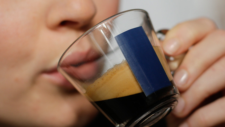 هل ينقذ تناول القهوة النساء من الإصابة بالسرطان ؟