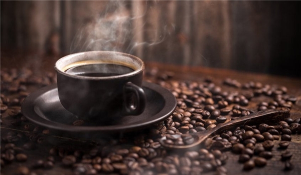 علماء يكشفون سر حاجة كبار السن للقهوة أكثر من غيرهم