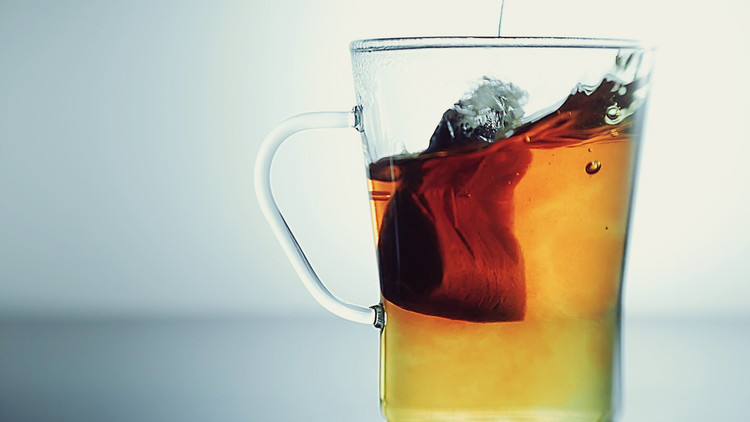 علماء يكشفون عن أكياس الشاي المضرة بالصحة