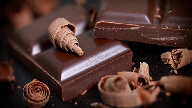 العلماء يكشفون عن فائدة جديدة للشوكولاتة الداكنة